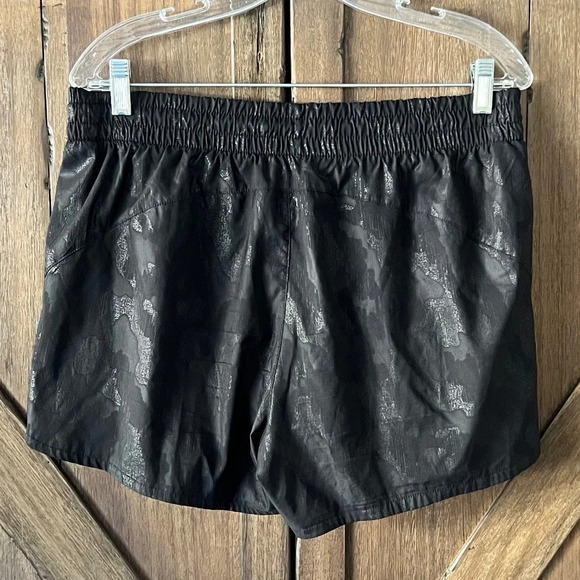 Athleta Black Botanical Print Racer Short 4.5" Size Large - Picture 3 of 5